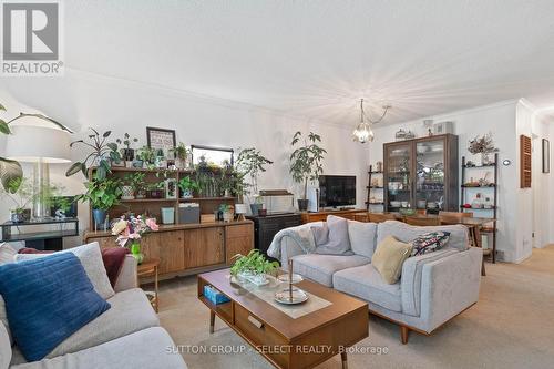 72 Blanchard Crescent, London North (North I), ON - Indoor Photo Showing Living Room