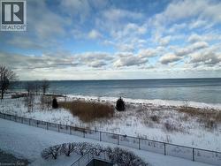 35 SOUTHSHORE Crescent Unit# 303  Stoney Creek, ON L8E 0J2