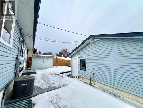 146 Springwood Drive Sw, Calgary, AB - Outdoor