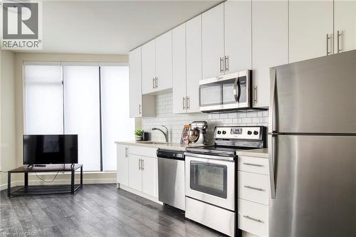 690 King Street W Unit# 101, Kitchener, ON - Indoor Photo Showing Kitchen