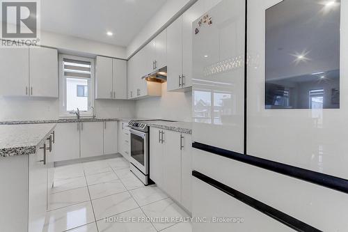 145 Terry Fox Drive, Barrie, ON - Indoor Photo Showing Kitchen