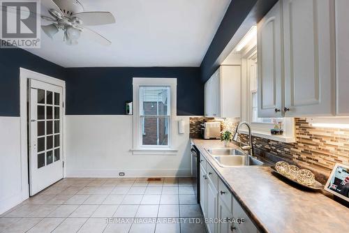 5078 Armoury Street, Niagara Falls (Cherrywood), ON - Indoor Photo Showing Kitchen With Double Sink