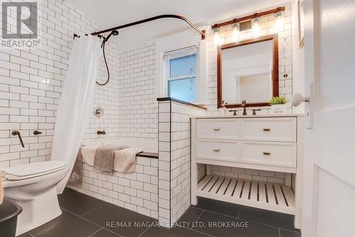 5078 Armoury Street, Niagara Falls (Cherrywood), ON - Indoor Photo Showing Bathroom