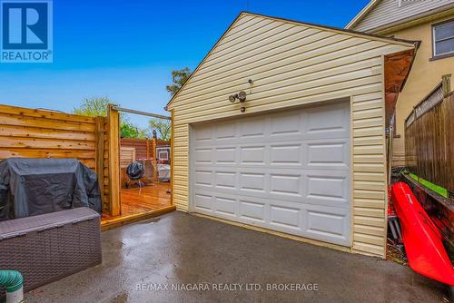 5078 Armoury Street, Niagara Falls (Cherrywood), ON - Outdoor With Exterior