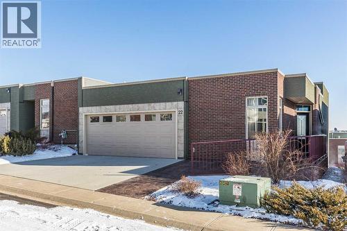 22 Palisades Lane Ne, Medicine Hat, AB - Outdoor