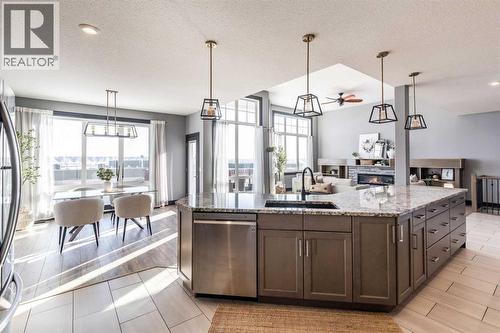 22 Palisades Lane Ne, Medicine Hat, AB - Indoor Photo Showing Kitchen With Upgraded Kitchen