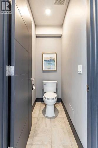 22 Palisades Lane Ne, Medicine Hat, AB - Indoor Photo Showing Bathroom