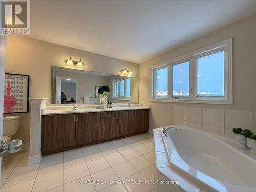 829 Langford Boulevard, Bradford West Gwillimbury, ON - Indoor Photo Showing Bathroom