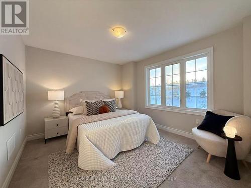 829 Langford Boulevard, Bradford West Gwillimbury, ON - Indoor Photo Showing Bedroom
