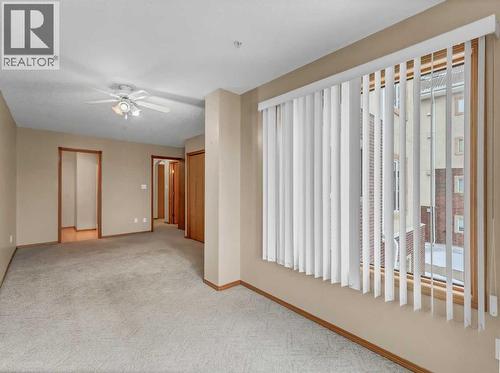 208, 1182 Southview Drive Se, Medicine Hat, AB - Indoor Photo Showing Other Room