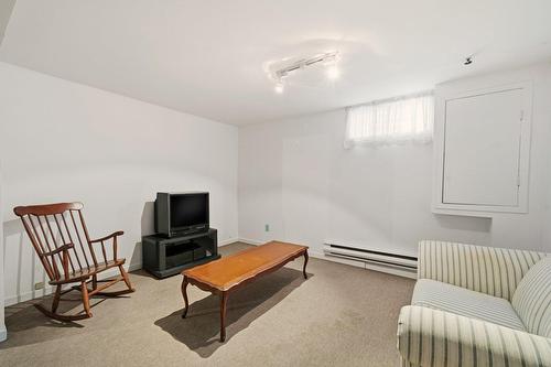 Salle familiale - 581 Rue Henri-De Tonti, Boucherville, QC - Indoor