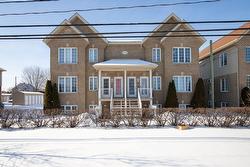 102-554 Ch. du Grand-Bernier N.  Saint-Jean-Sur-Richelieu, QC J3B 7G2