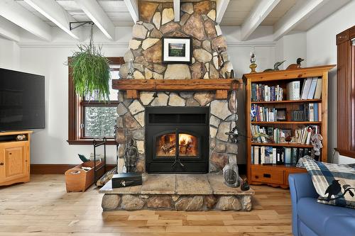 Salon - 57 Mtée De L'Église, Mille-Isles, QC - Indoor Photo Showing Living Room With Fireplace