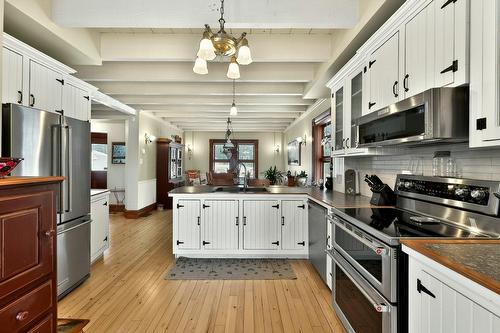 Cuisine - 57 Mtée De L'Église, Mille-Isles, QC - Indoor Photo Showing Kitchen With Double Sink With Upgraded Kitchen