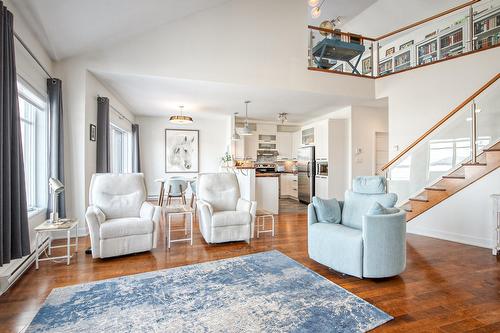 Salon - 305-530 Rue Martel, Chambly, QC - Indoor Photo Showing Living Room
