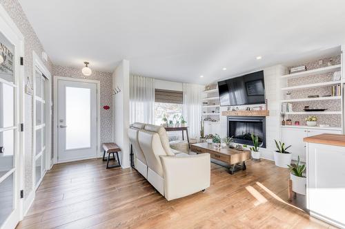 Salon - 296 Rue Élie, Laval (Fabreville), QC - Indoor Photo Showing Living Room With Fireplace
