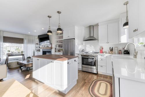 Cuisine - 296 Rue Élie, Laval (Fabreville), QC - Indoor Photo Showing Kitchen With Upgraded Kitchen