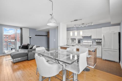 Coin-repas - C-403-2281 Av. Desjardins, Montréal (Mercier/Hochelaga-Maisonneuve), QC - Indoor