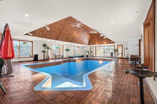 Pool - 221 Rue De La Mission, Lévis (Les Chutes-De-La-Chaudière-Ouest), QC - Indoor Photo Showing Other Room With In Ground Pool