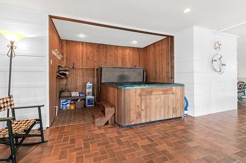 Hot tub - 221 Rue De La Mission, Lévis (Les Chutes-De-La-Chaudière-Ouest), QC - Indoor Photo Showing Other Room