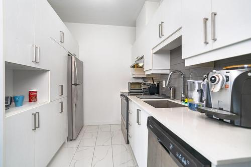 Cuisine - 702-9185 Rue Lennon, Brossard, QC - Indoor Photo Showing Kitchen