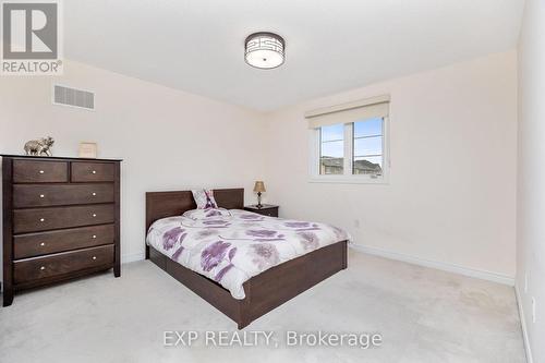2300 Lozenby Street, Innisfil, ON - Indoor Photo Showing Bedroom