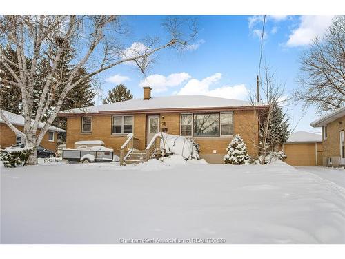 15 Homewood Street, Chatham, ON 