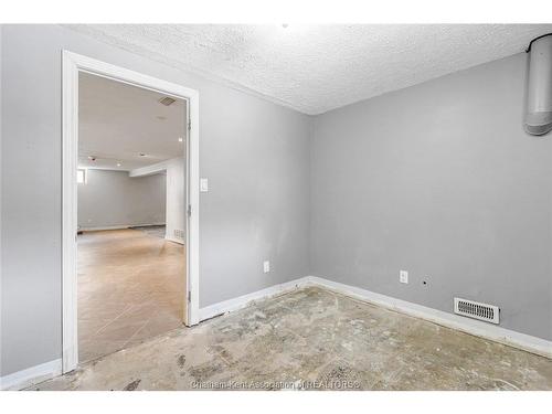 15 Homewood Street, Chatham, ON 