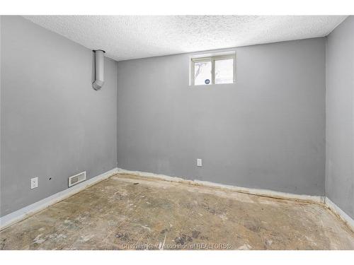 15 Homewood Street, Chatham, ON 