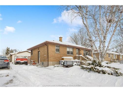 15 Homewood Street, Chatham, ON 