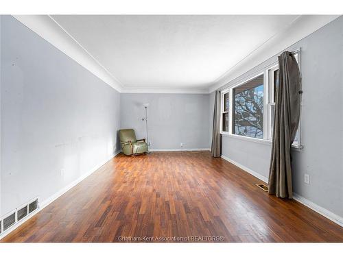 15 Homewood Street, Chatham, ON 