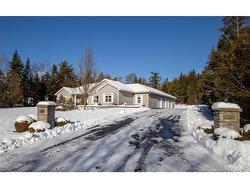 10 Maliseet DR  Rothesay, NB E2E 2G6