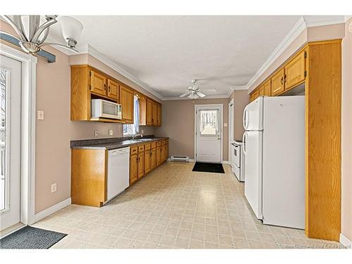 37 Simpson Crt, Riverview, NB 