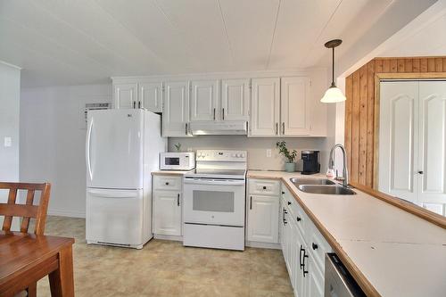 Cuisine - 87 Route 397 N., Barraute, QC - Indoor Photo Showing Kitchen With Double Sink