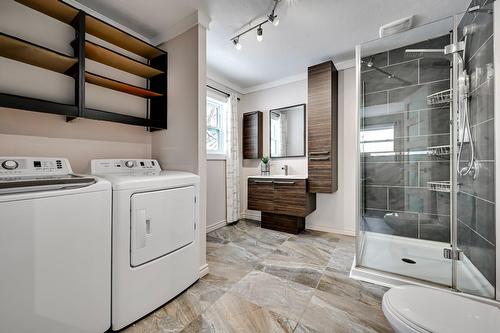 Salle de bains - 120 Rue Goyer, Cowansville, QC - Indoor Photo Showing Laundry Room