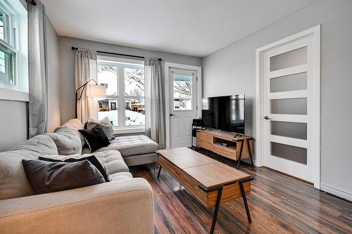 Salon - 120 Rue Goyer, Cowansville, QC - Indoor Photo Showing Living Room