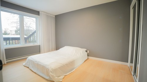 Bedroom - 19 Av. Léonie, Saint-Sauveur, QC - Indoor Photo Showing Bedroom