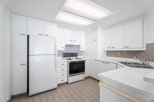Kitchen - 1504-50 Rue Berlioz, Montréal (Verdun/Île-Des-Soeurs), QC - Indoor Photo Showing Kitchen With Double Sink