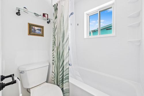 Bathroom - 68 Rue De La Concorde, Delson, QC - Indoor Photo Showing Bathroom