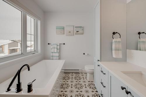 Salle de bains - 25 Rue Robert-Laplante, Sainte-Catherine-De-La-Jacques-Cartier, QC - Indoor Photo Showing Bathroom