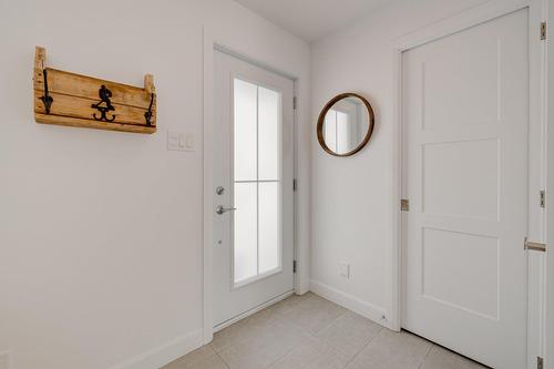 Hall d'entrée/Vestibule - 25 Rue Robert-Laplante, Sainte-Catherine-De-La-Jacques-Cartier, QC - Indoor Photo Showing Other Room