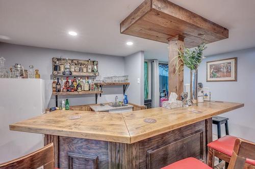 Salle familiale - 9326 Rue St-François, Mirabel, QC - Indoor