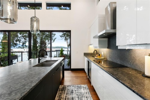 2250 Dolphin Rd, North Saanich, BC 