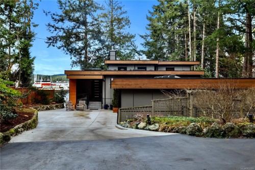 2250 Dolphin Rd, North Saanich, BC 