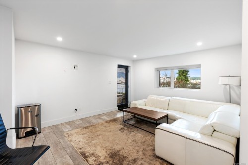 2250 Dolphin Rd, North Saanich, BC 