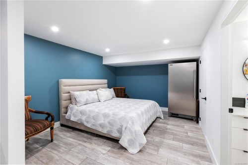 2250 Dolphin Rd, North Saanich, BC 