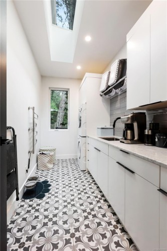 2250 Dolphin Rd, North Saanich, BC 