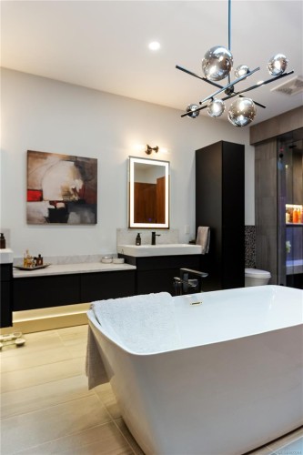 2250 Dolphin Rd, North Saanich, BC 