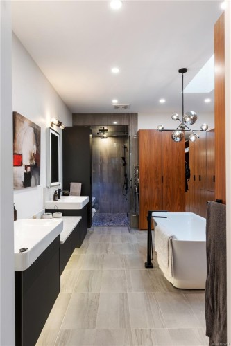 2250 Dolphin Rd, North Saanich, BC 