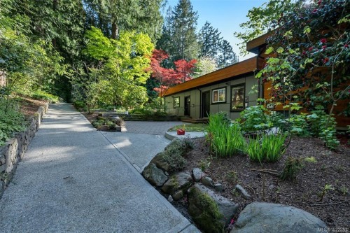 2250 Dolphin Rd, North Saanich, BC 